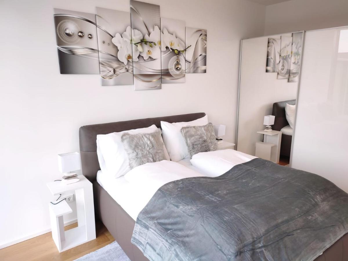Panorama Apartment Vienna - Free Parking, Sauna & Fitness Buitenkant foto