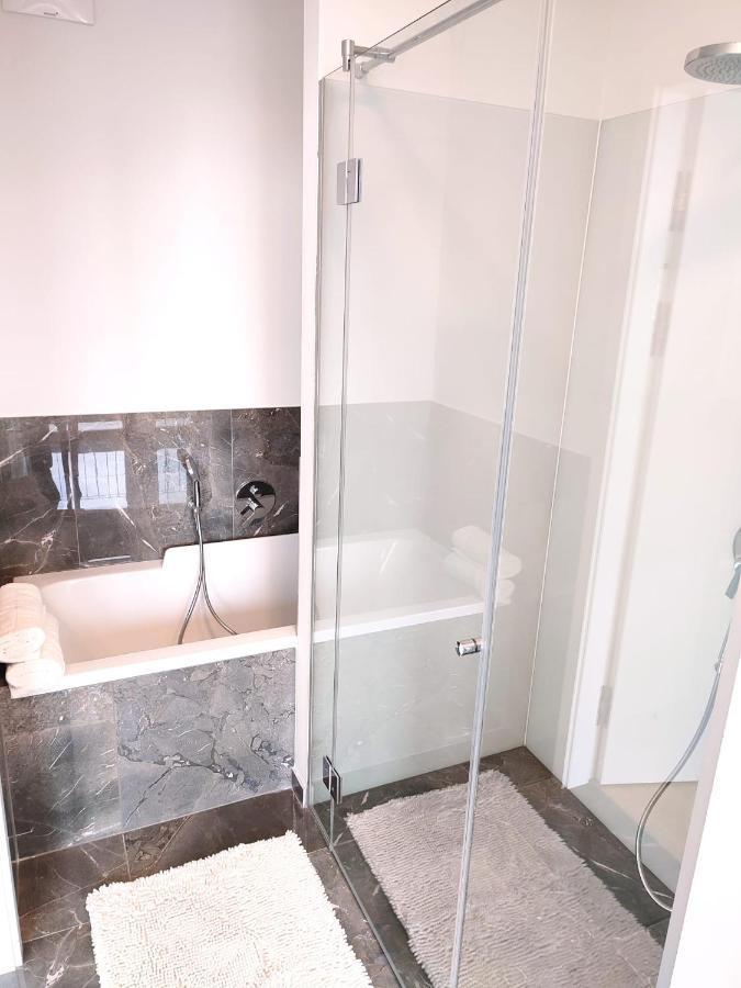 Panorama Apartment Vienna - Free Parking, Sauna & Fitness Buitenkant foto