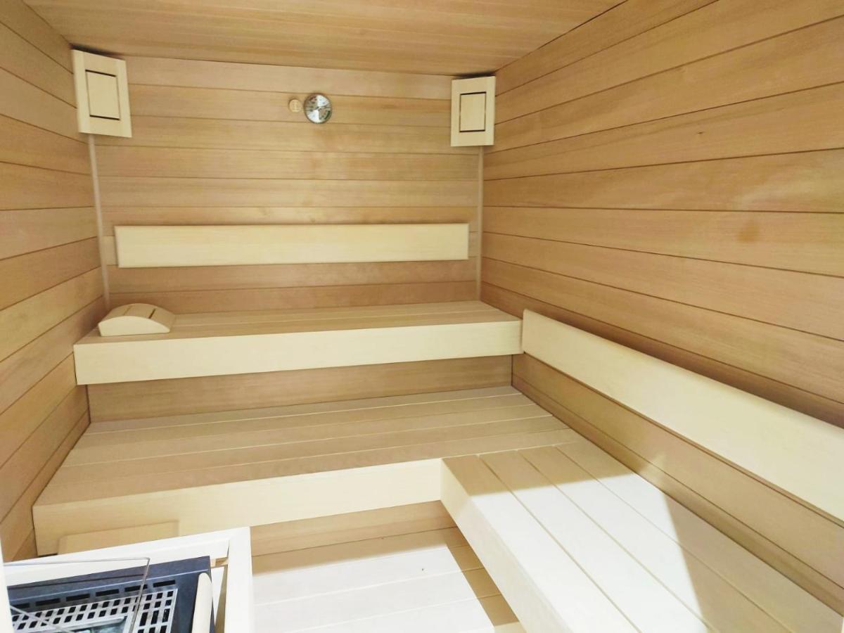 Panorama Apartment Vienna - Free Parking, Sauna & Fitness Buitenkant foto